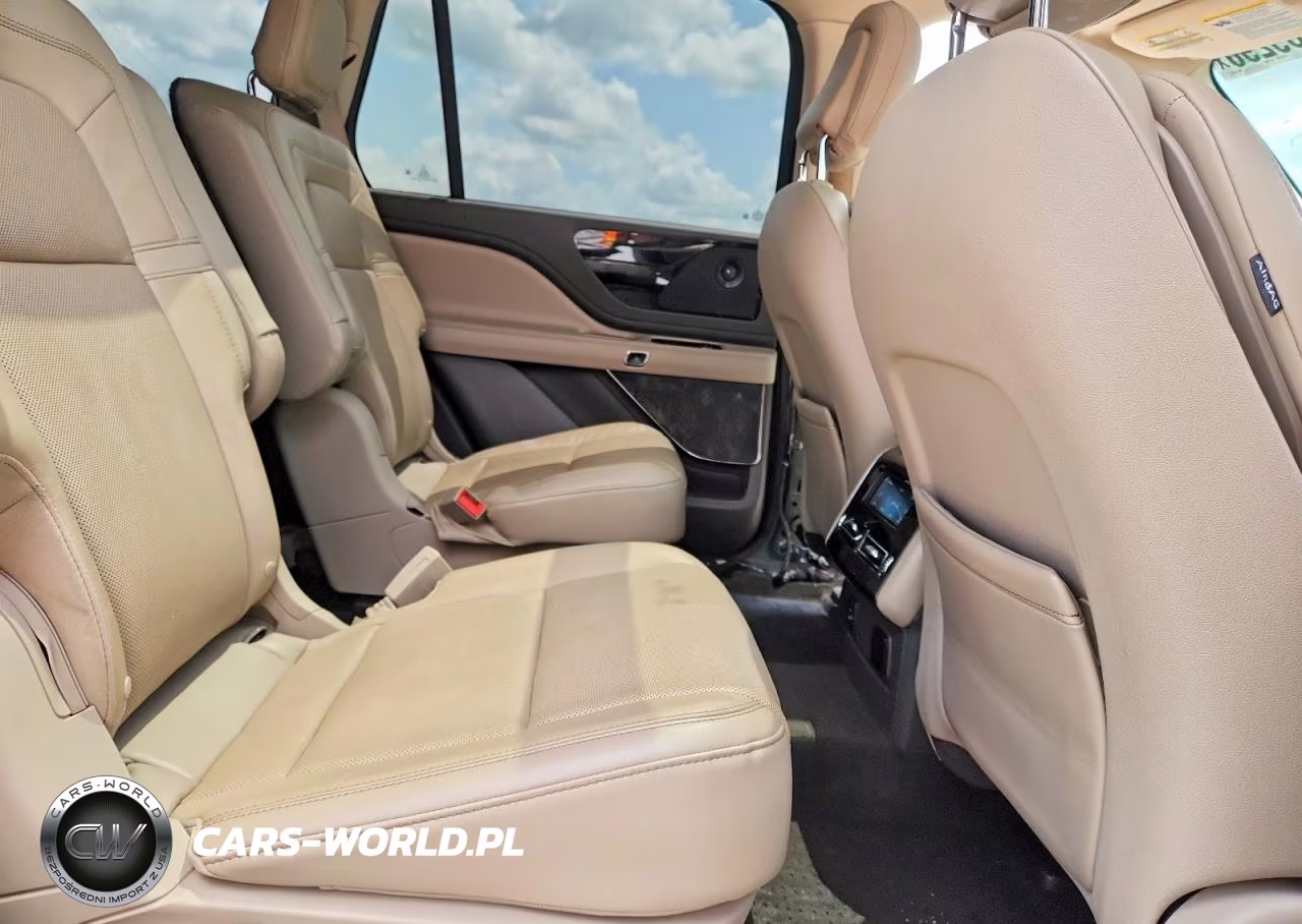 2020 Lincoln Aviator Reserve VIN:5LM5J7XC6LGL12517 - 11