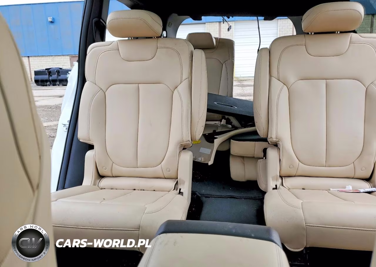 2025 Jeep Grand Cherokee L Limited VIN:1C4RJKBGXS8730576 - 10