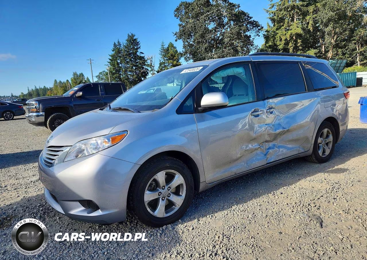 2017 Toyota Sienna Le – zdjęcie 1 z 13