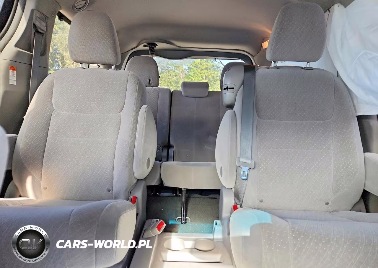 2017 Toyota Sienna Le VIN:5TDKZ3DC5HS837467 - 10