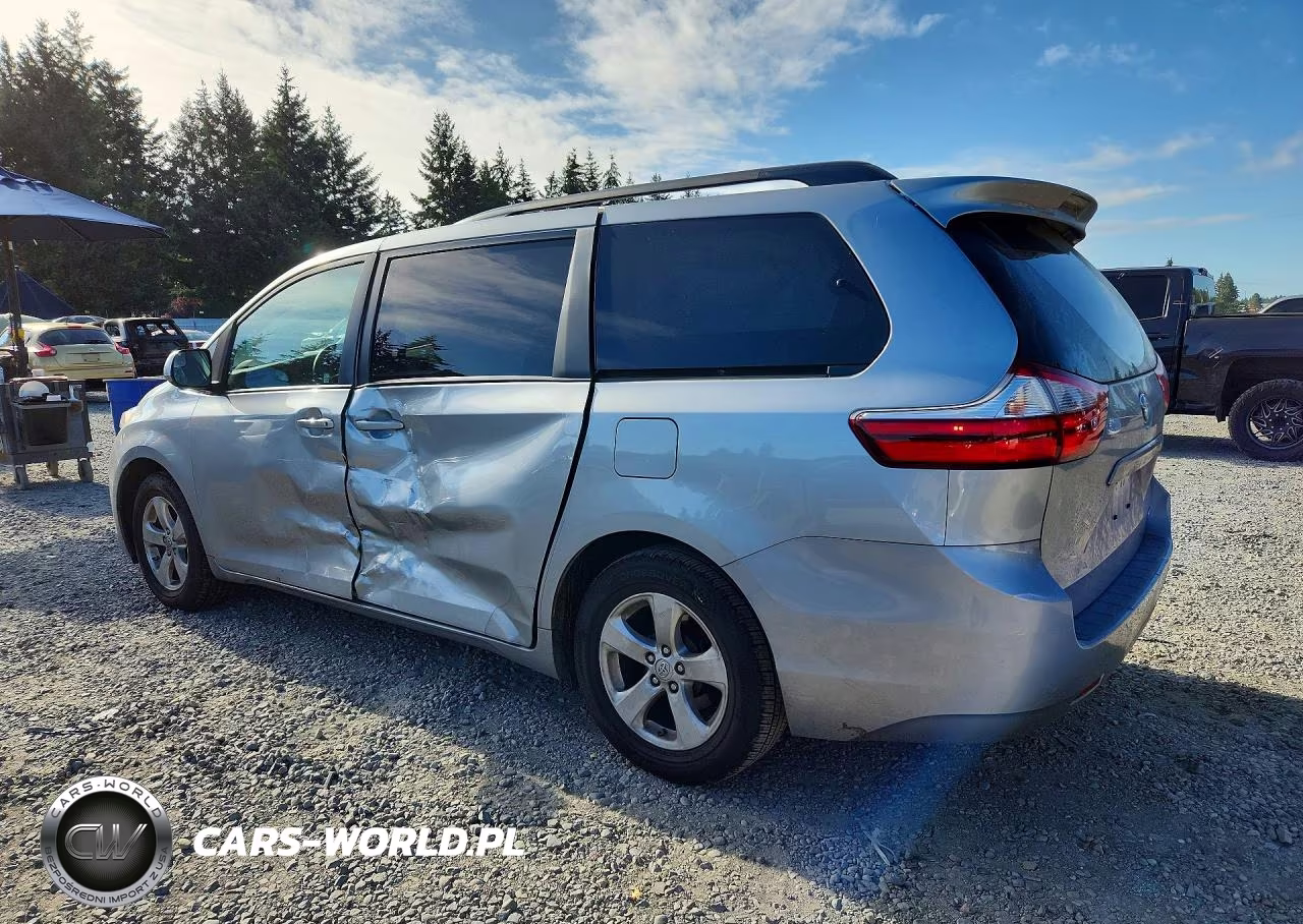 2017 Toyota Sienna Le VIN:5TDKZ3DC5HS837467 - 2