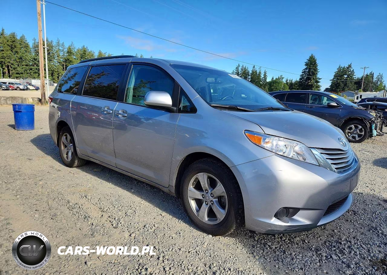2017 Toyota Sienna Le VIN:5TDKZ3DC5HS837467 - 4