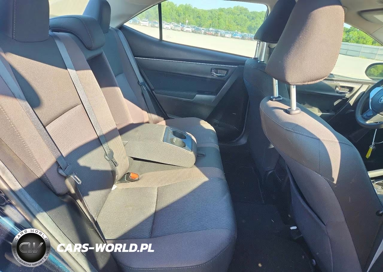2018 Toyota Corolla Le VIN:5YFBURHE9JP846779 - 10