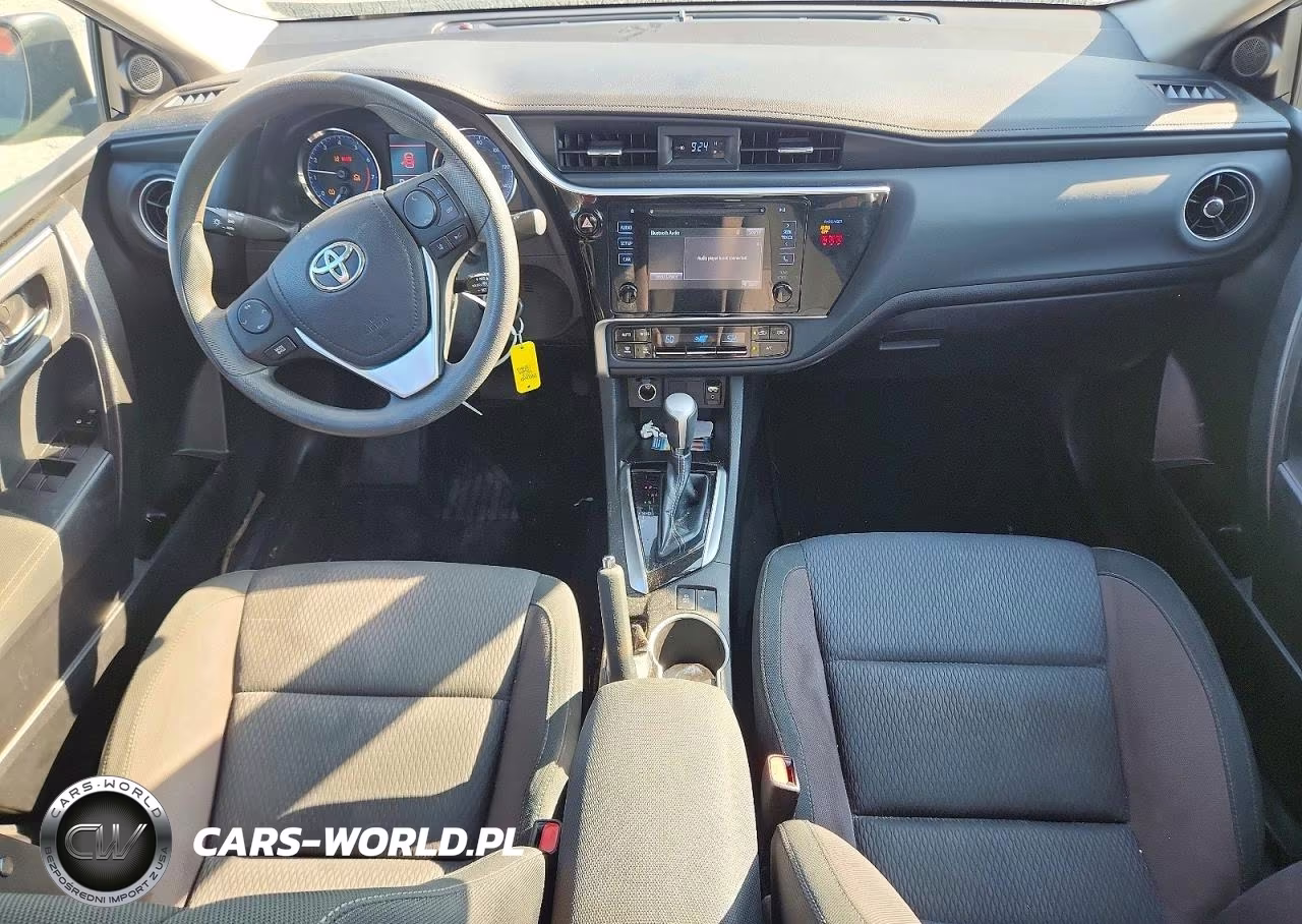 2018 Toyota Corolla Le VIN:5YFBURHE9JP846779 - 8