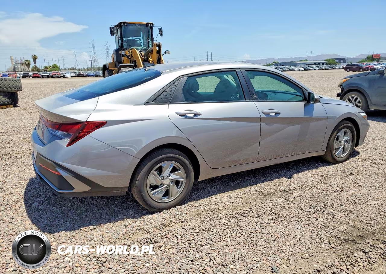 2026 Hyundai Elantra Se VIN:KMHLL4DG2TU099254 - 3