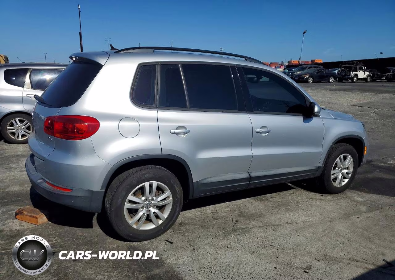 2016 Volkswagen Tiguan S VIN:WVGAV7AX6GW525884 - 3