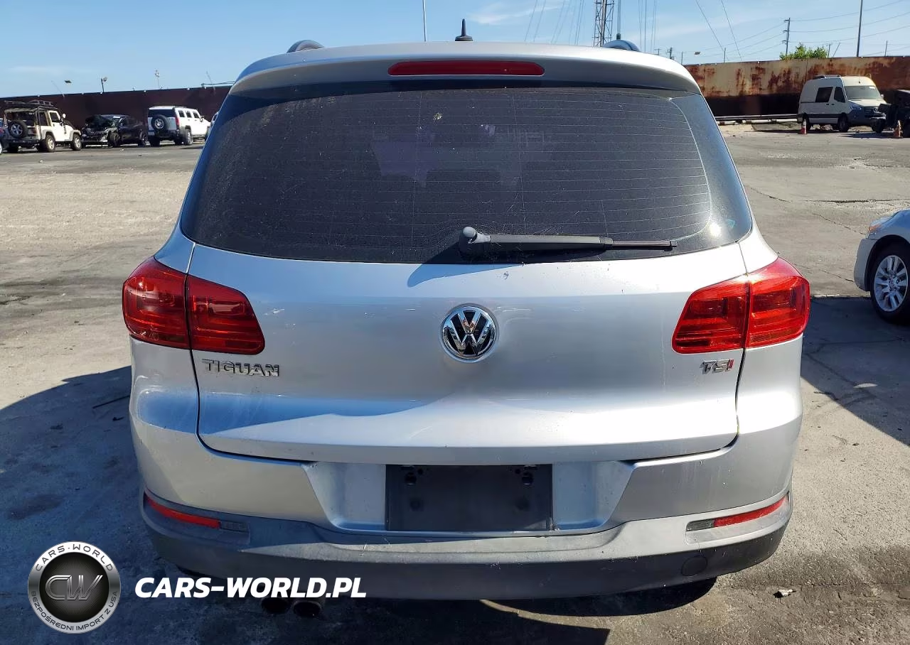 2016 Volkswagen Tiguan S VIN:WVGAV7AX6GW525884 - 6
