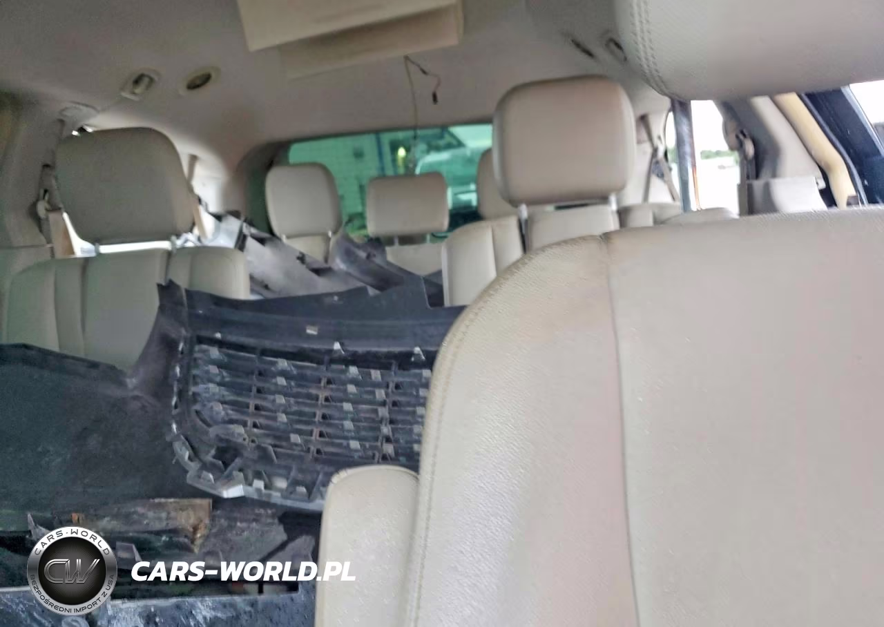 2011 Chrysler Town & Country Touring L VIN:2A4RR8DG1BR666225 - 10