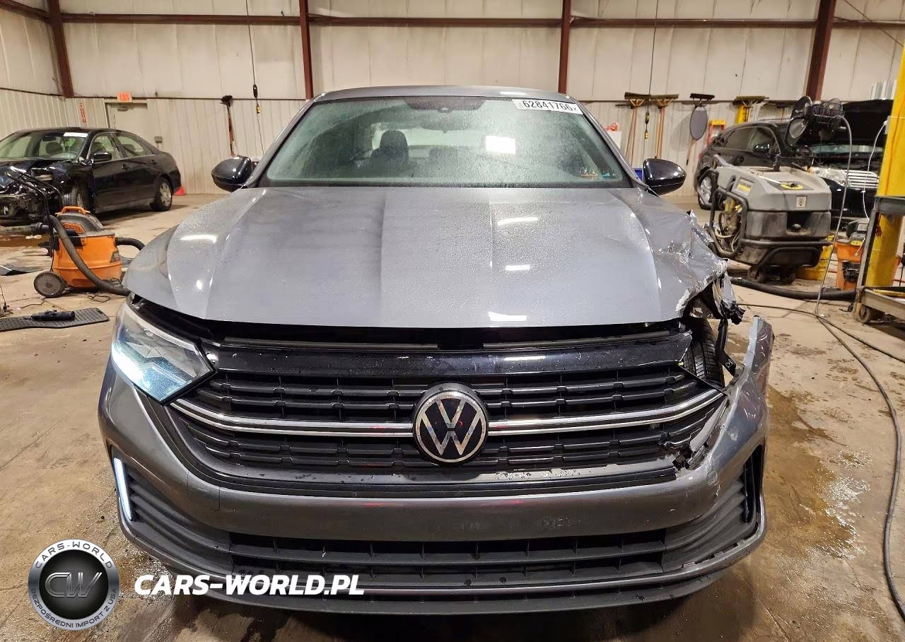 2023 Volkswagen Jetta Sport VIN:3VWBM7BU3PM035156 - 5