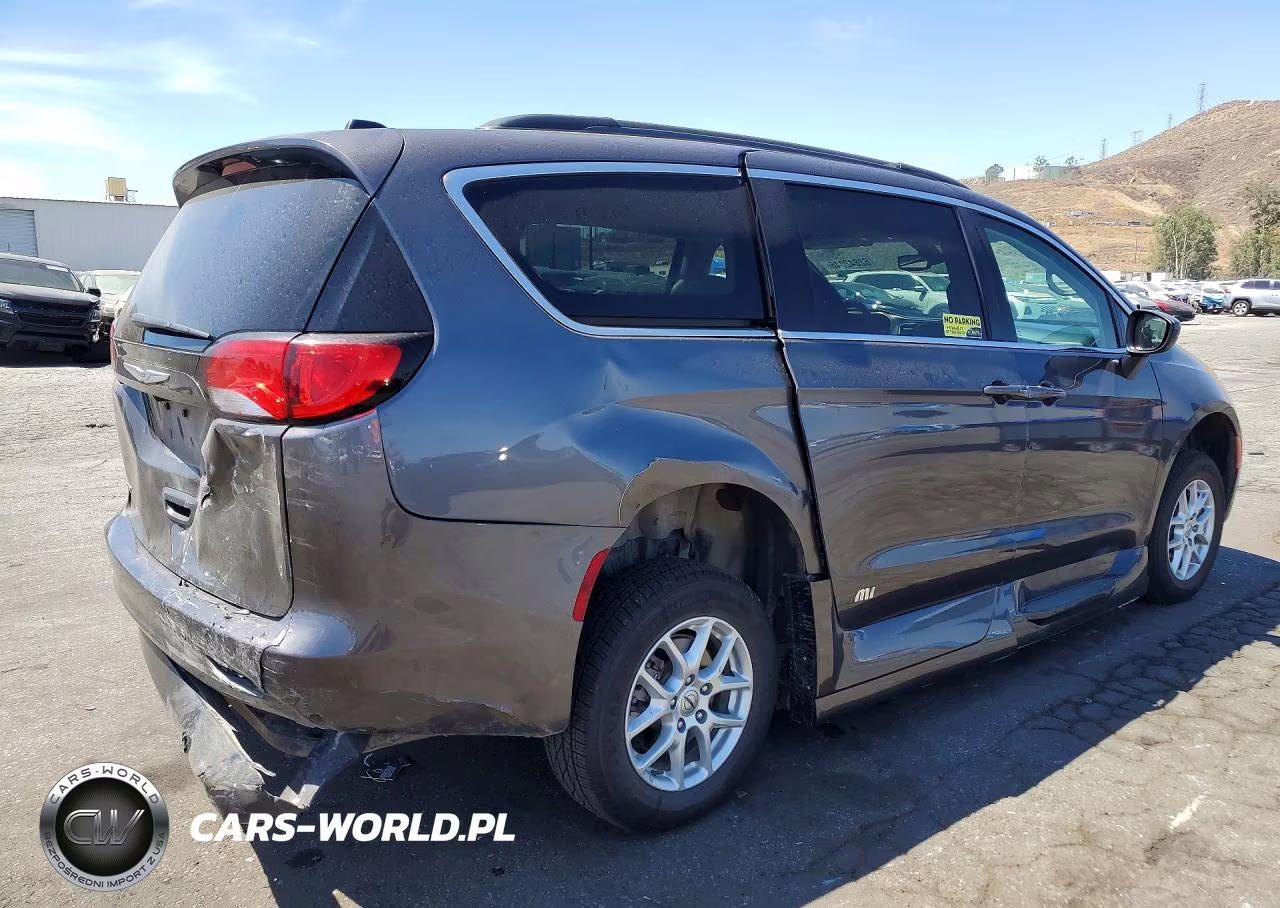 2021 Chrysler Voyager Lxi VIN:2C4RC1DG6MR537964 - 3