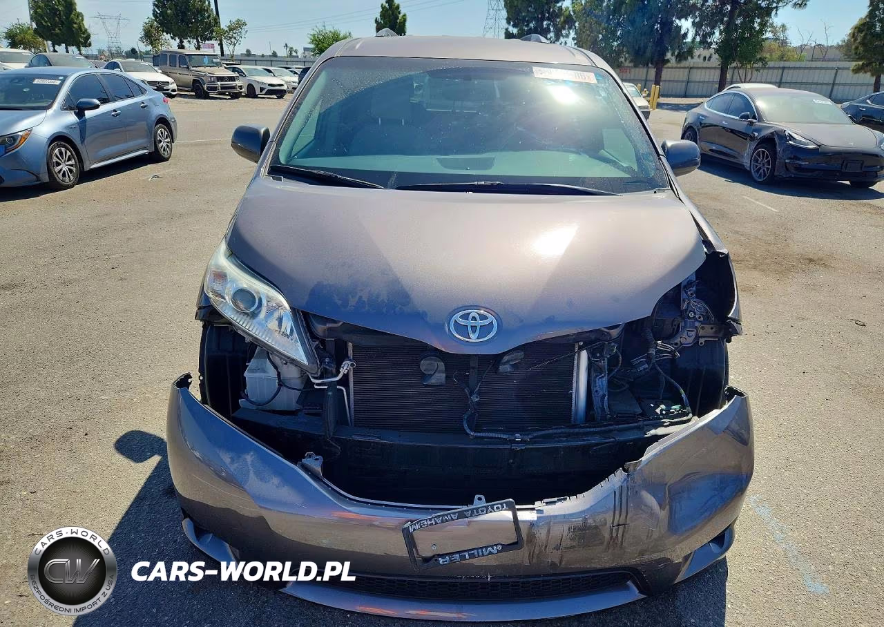 2017 Toyota Sienna Le VIN:5TDKZ3DC4HS784261 - 5