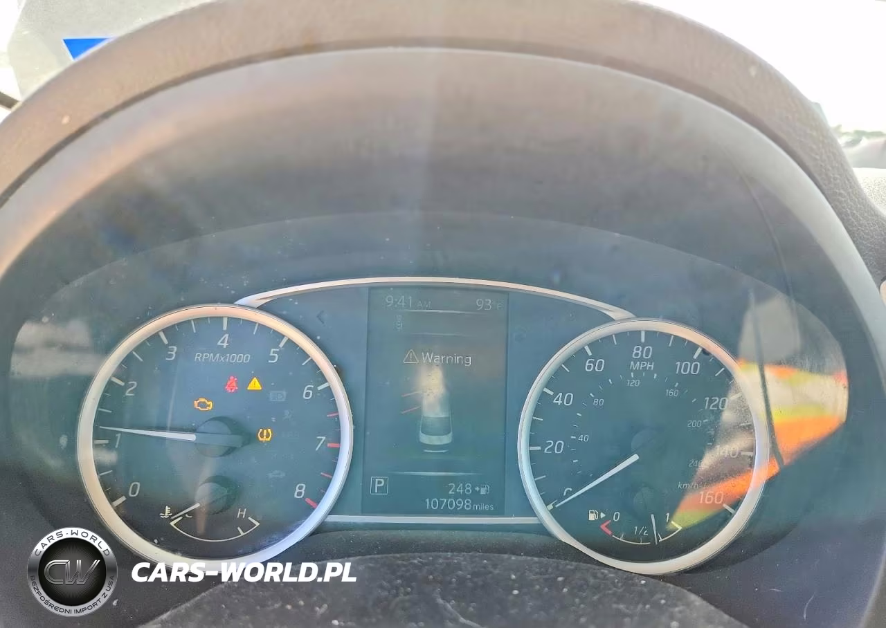 2018 Nissan Sentra S VIN:3N1AB7AP9JY315568 - 9