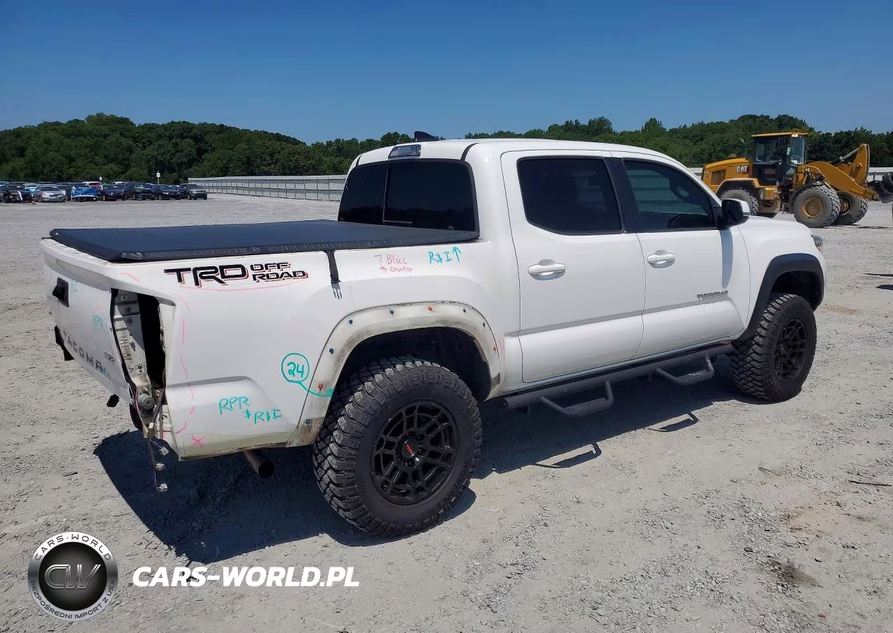 2017 Toyota Tacoma Trd Off-Road VIN:5TFAZ5CN3HX023788 - 3