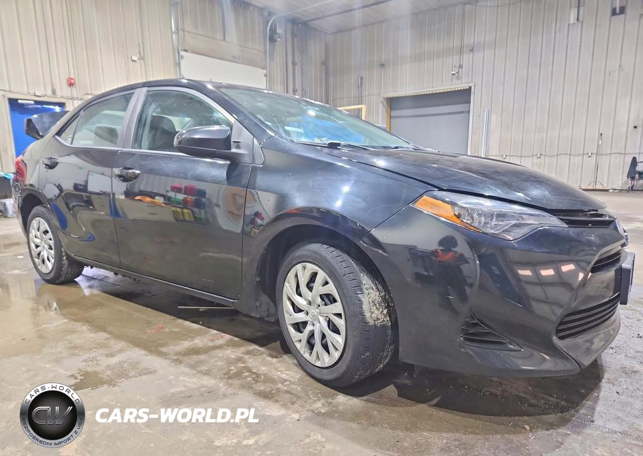 2018 Toyota Corolla Le VIN:5YFBURHE8JP835448 - 4