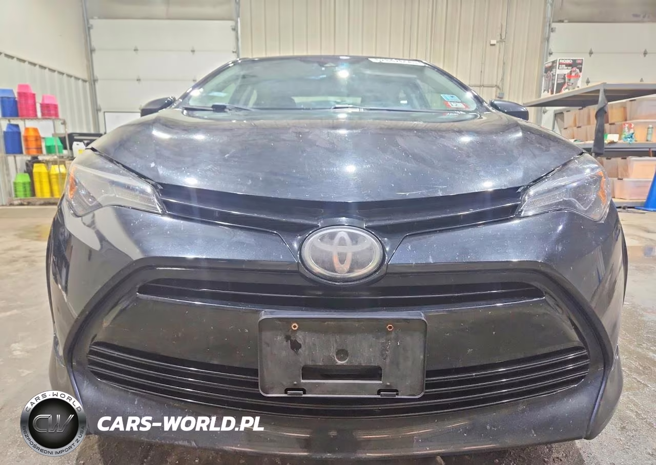 2018 Toyota Corolla Le VIN:5YFBURHE8JP835448 - 5
