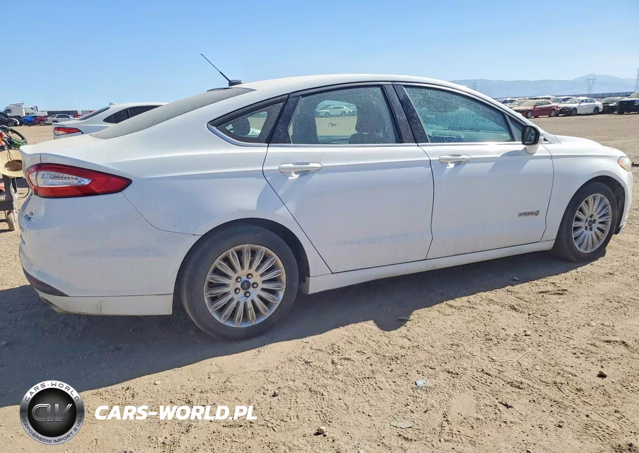 2015 Ford Fusion Se Hybrid VIN:3FA6P0LU6FR229687 - 3