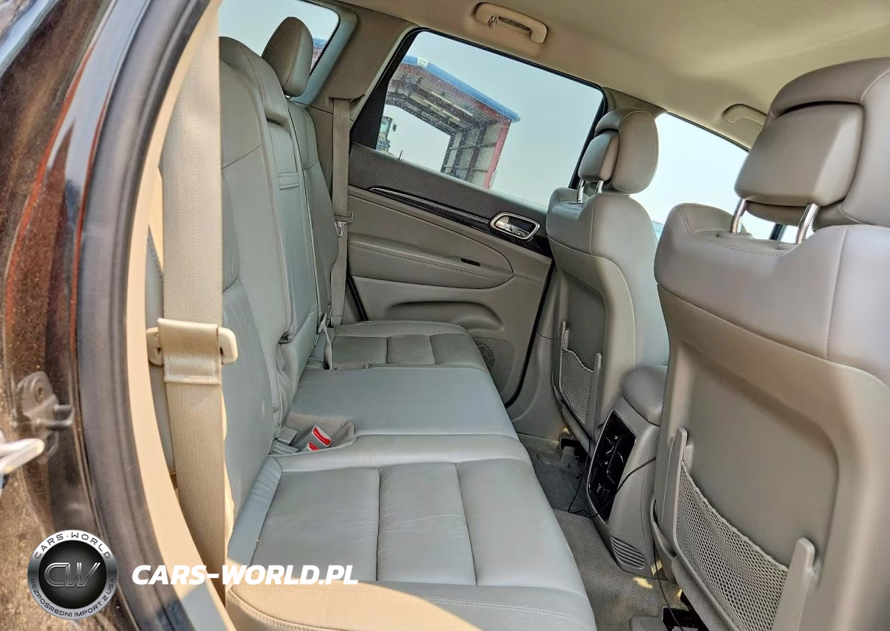 2013 Jeep Grand Cherokee Laredo VIN:1C4RJFAG7DC631142 - 10