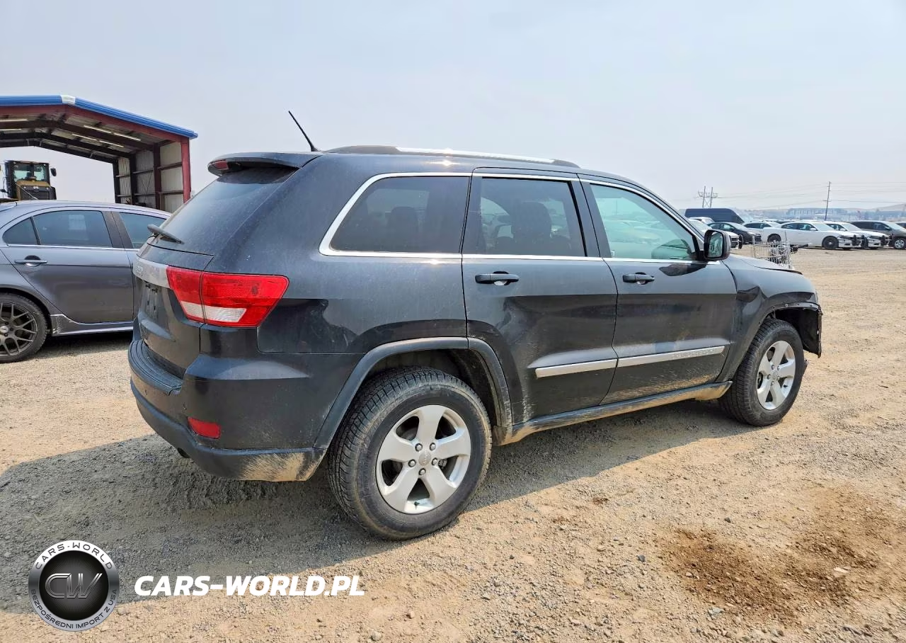 2013 Jeep Grand Cherokee Laredo VIN:1C4RJFAG7DC631142 - 3
