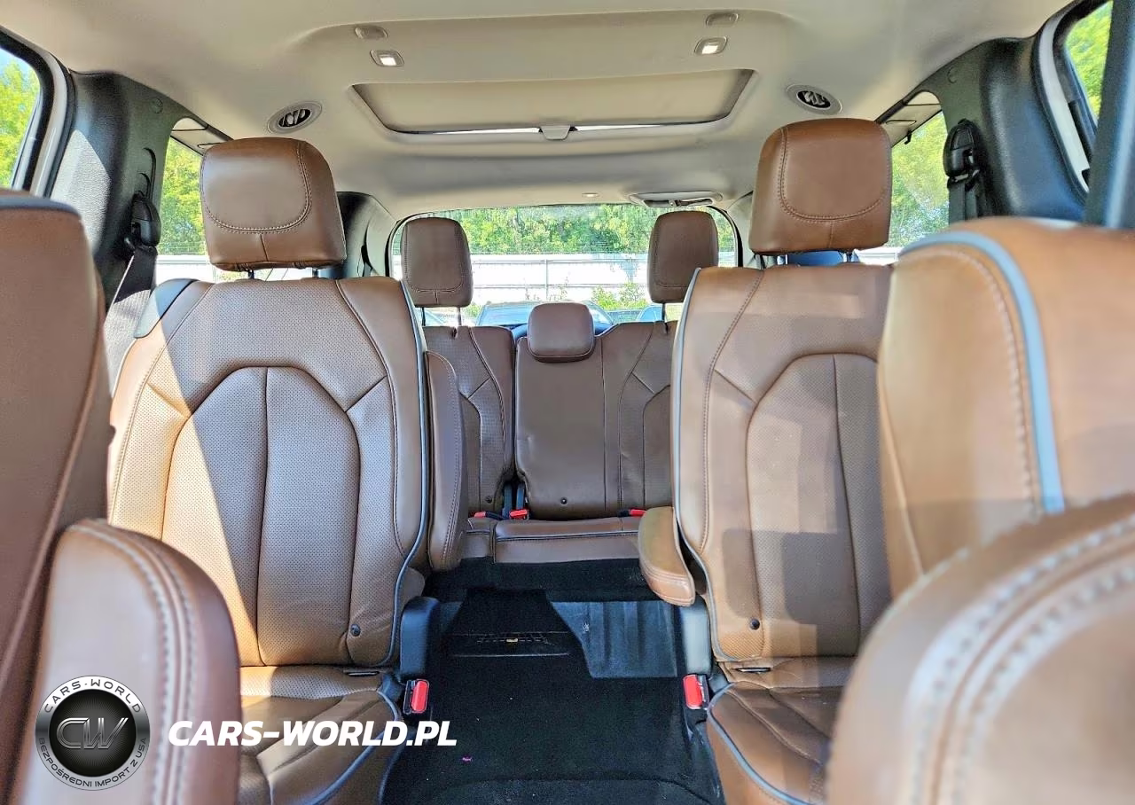 2019 Chrysler Pacifica Limited VIN:2C4RC1GG7KR644045 - 10