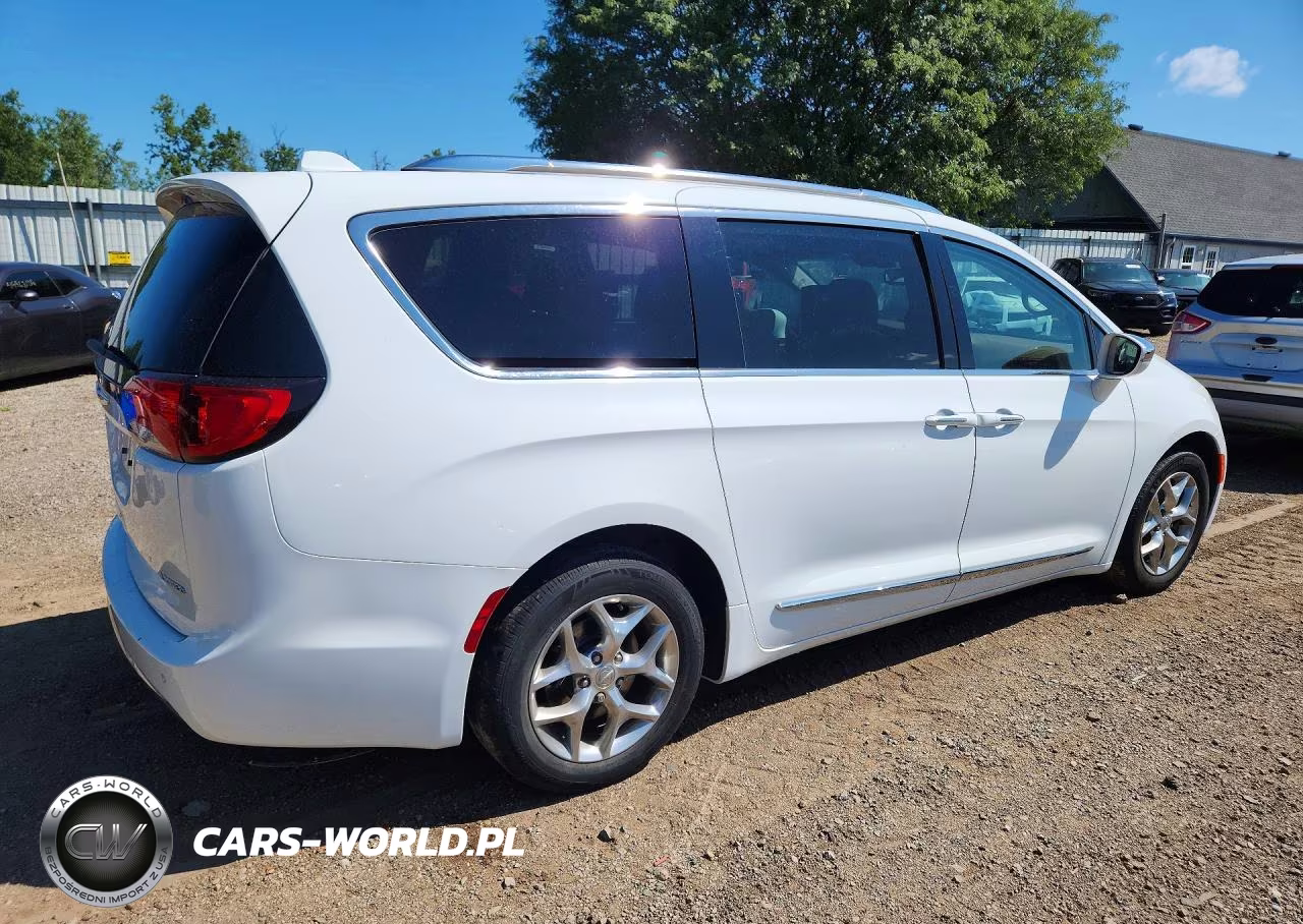 2019 Chrysler Pacifica Limited VIN:2C4RC1GG7KR644045 - 3
