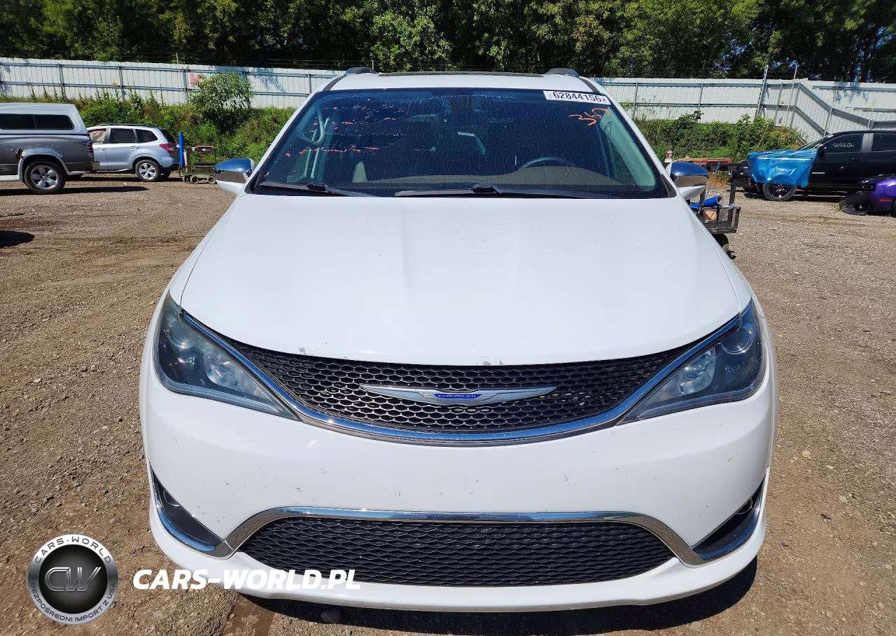 2019 Chrysler Pacifica Limited VIN:2C4RC1GG7KR644045 - 5