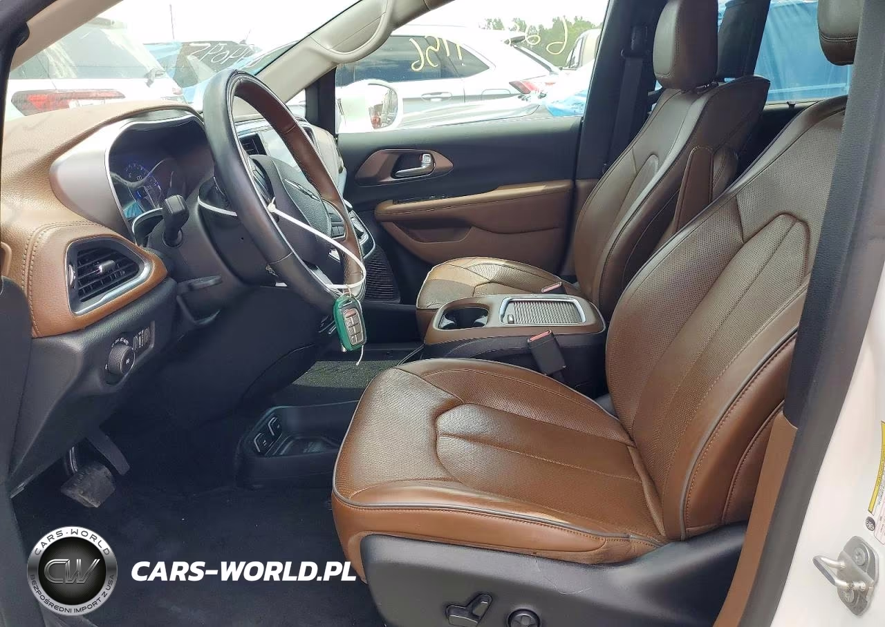 2019 Chrysler Pacifica Limited VIN:2C4RC1GG7KR644045 - 7