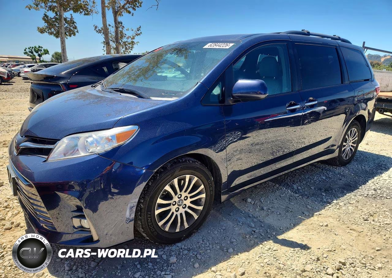 2018 Toyota Sienna Xle 8 Passenger