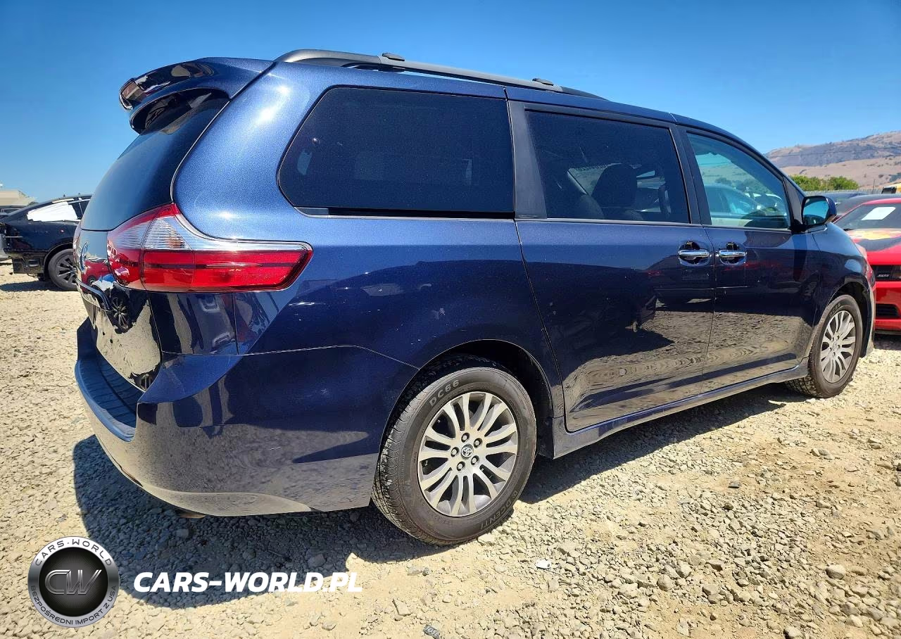 2018 Toyota Sienna Xle 8 Passenger VIN:5TDYZ3DC8JS928331 - 3