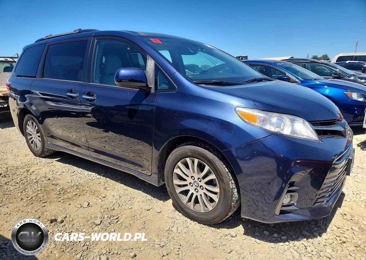 2018 Toyota Sienna Xle 8 Passenger VIN:5TDYZ3DC8JS928331 - 4