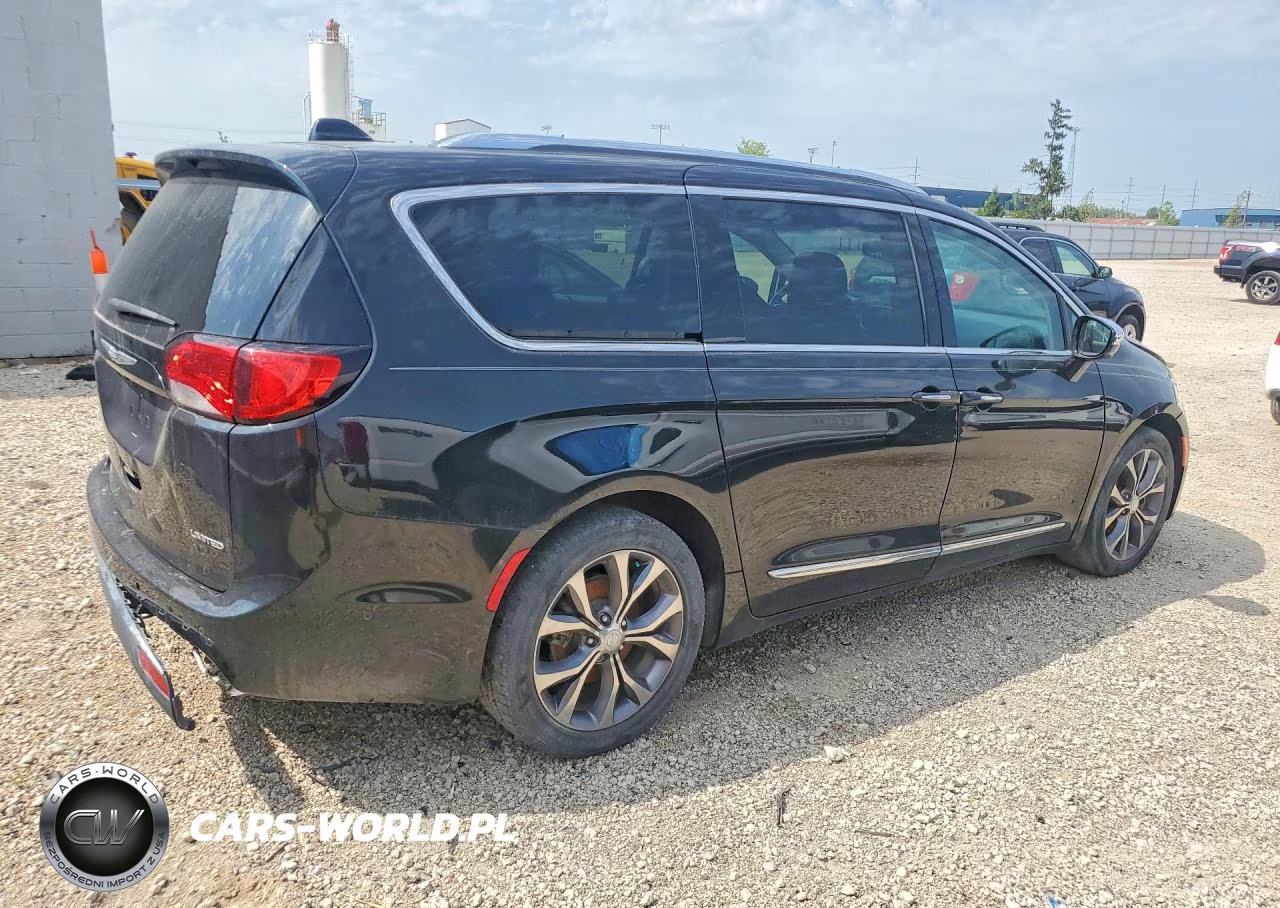2017 Chrysler Pacifica Limited VIN:2C4RC1GG5HR670412 - 3