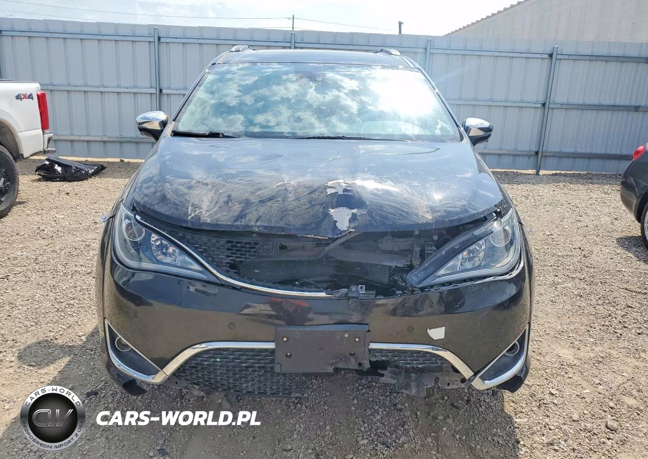 2017 Chrysler Pacifica Limited VIN:2C4RC1GG5HR670412 - 5