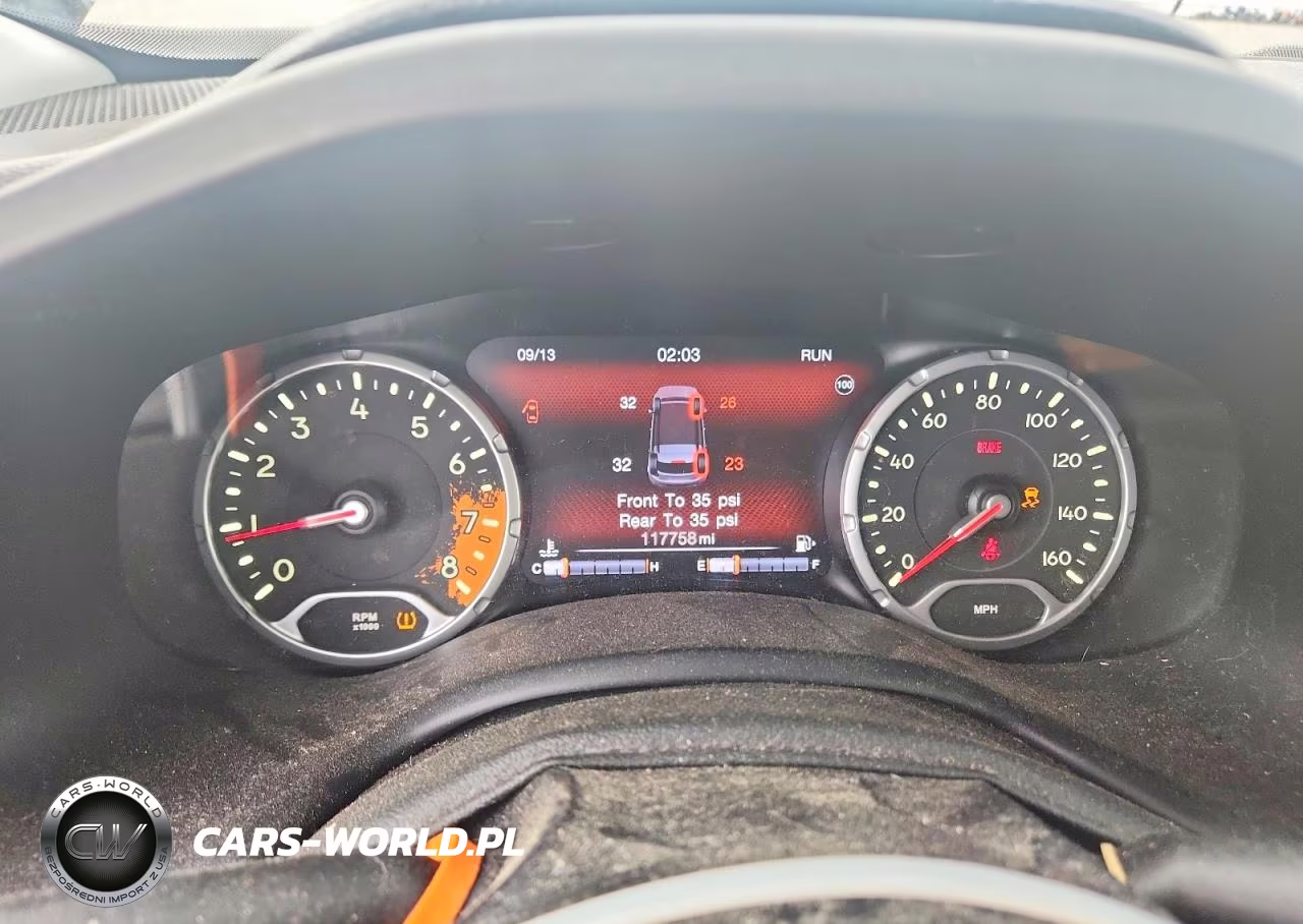 2017 Jeep Renegade Latitude VIN:ZACCJBBHXHPE66937 - 9