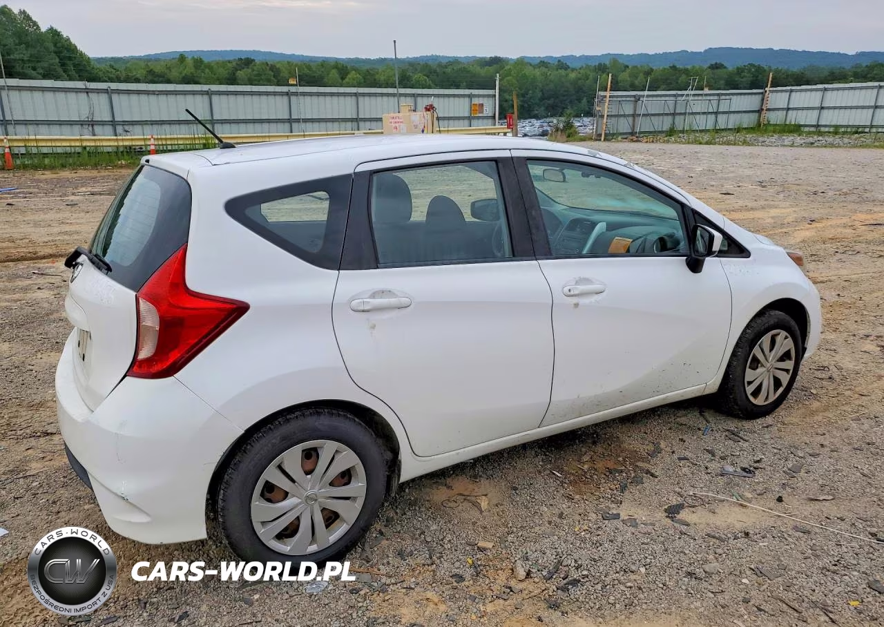 2018 Nissan Versa Note S VIN:3N1CE2CP9JL351922 - 3