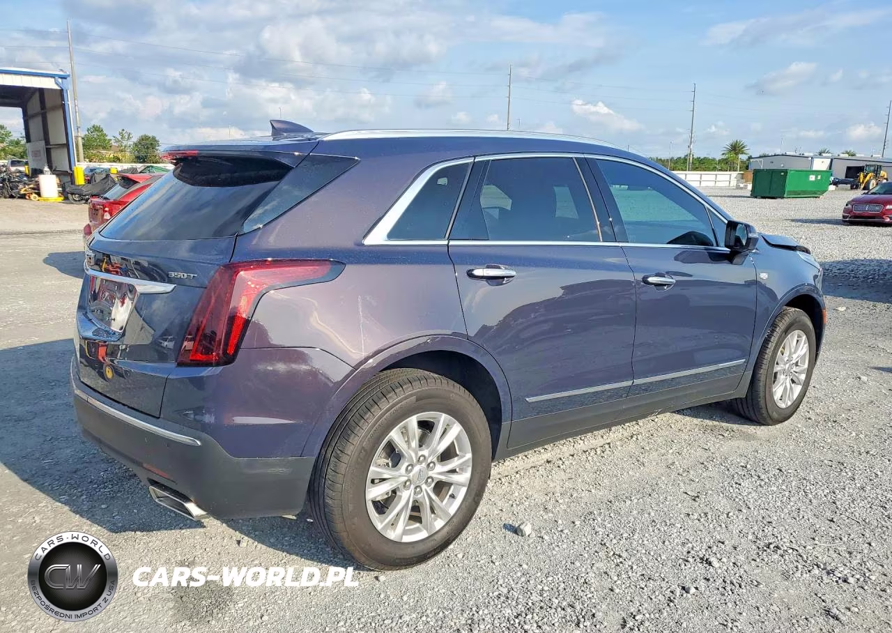 2024 Cadillac Xt5 Luxury VIN:1GYKNAR40RZ725638 - 3