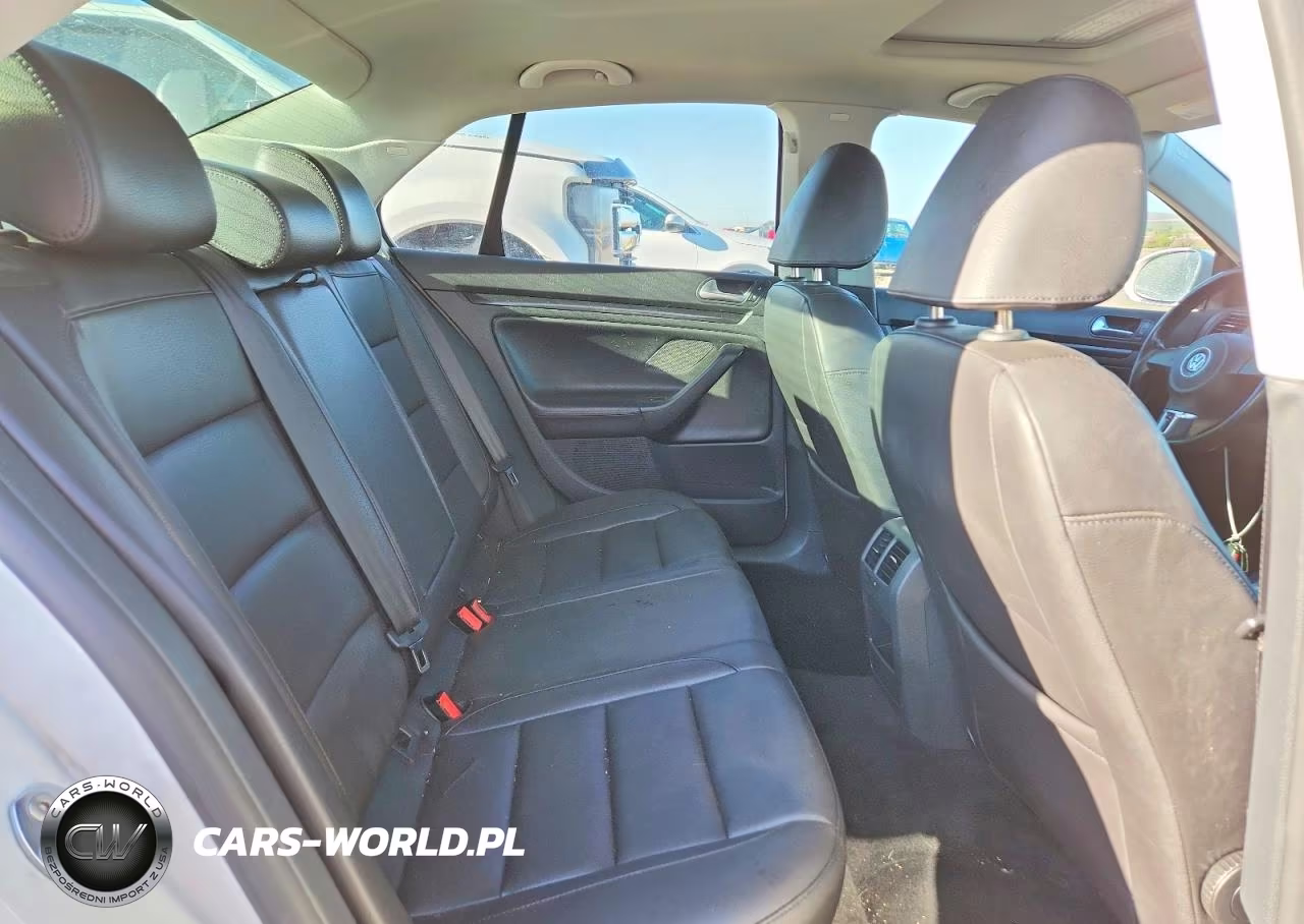 2010 Volkswagen Jetta Wolfsburg VIN:3VWRJ7AJ1AM015199 - 10