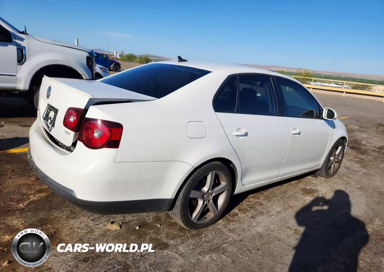 2010 Volkswagen Jetta Wolfsburg VIN:3VWRJ7AJ1AM015199 - 3