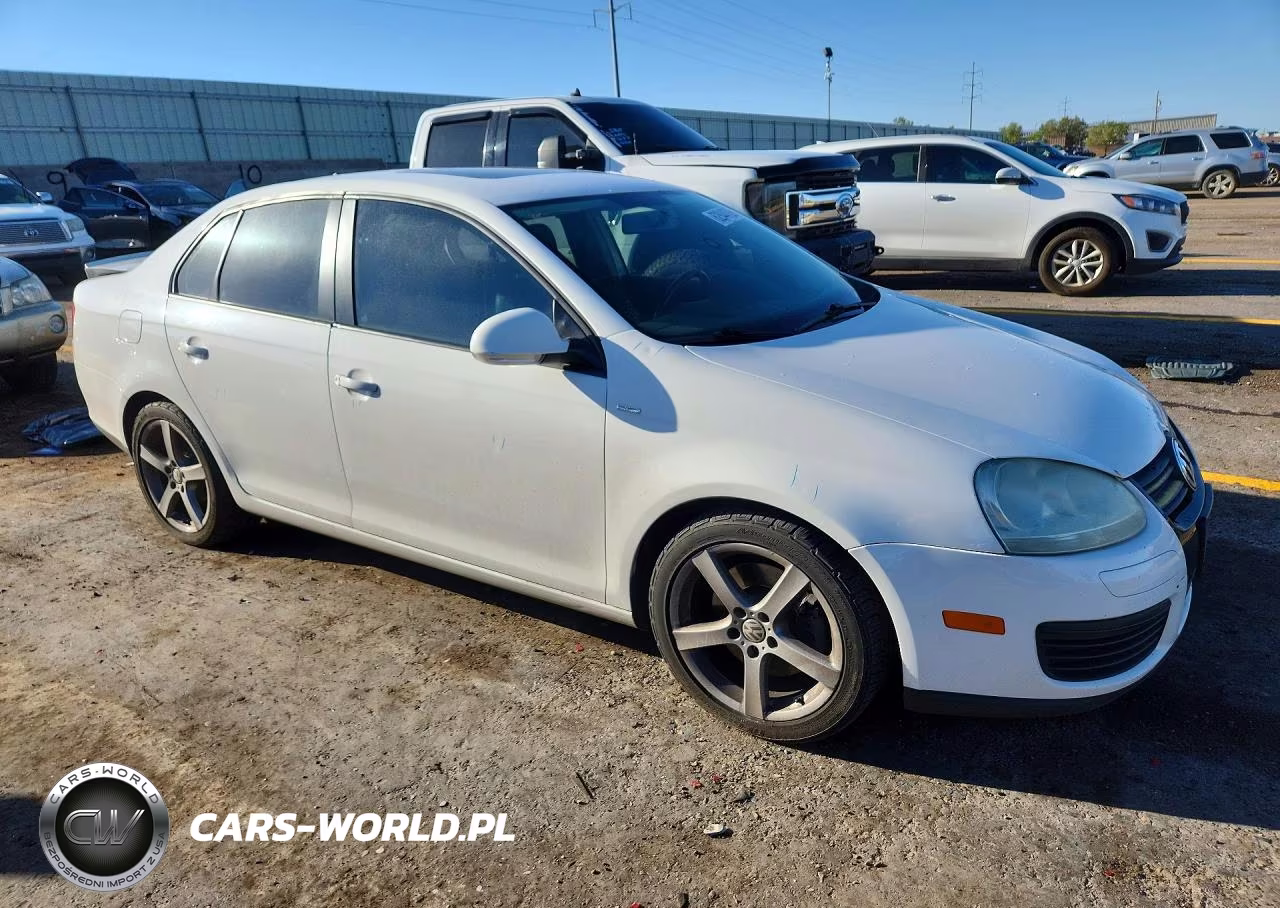 2010 Volkswagen Jetta Wolfsburg VIN:3VWRJ7AJ1AM015199 - 4