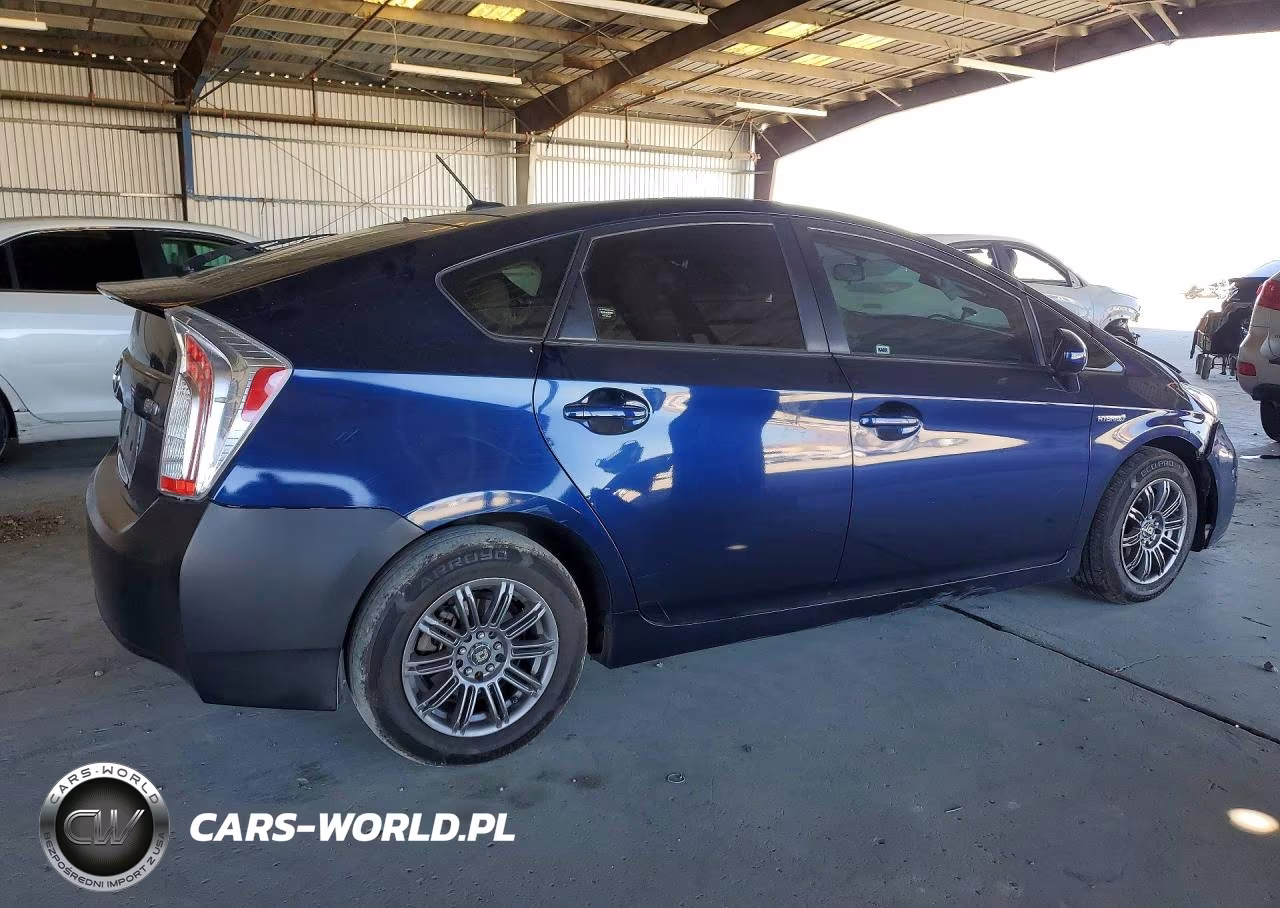 2015 Toyota Prius Three VIN:JTDKN3DUXF0429311 - 3