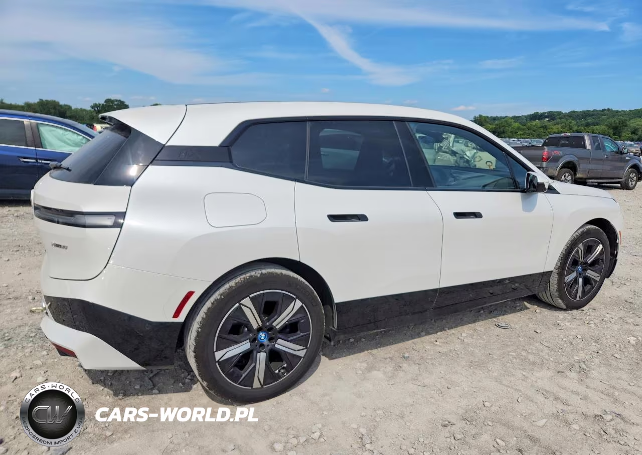 2025 BMW Ix xDrive50 VIN:WB523CF03SCT79288 - 3