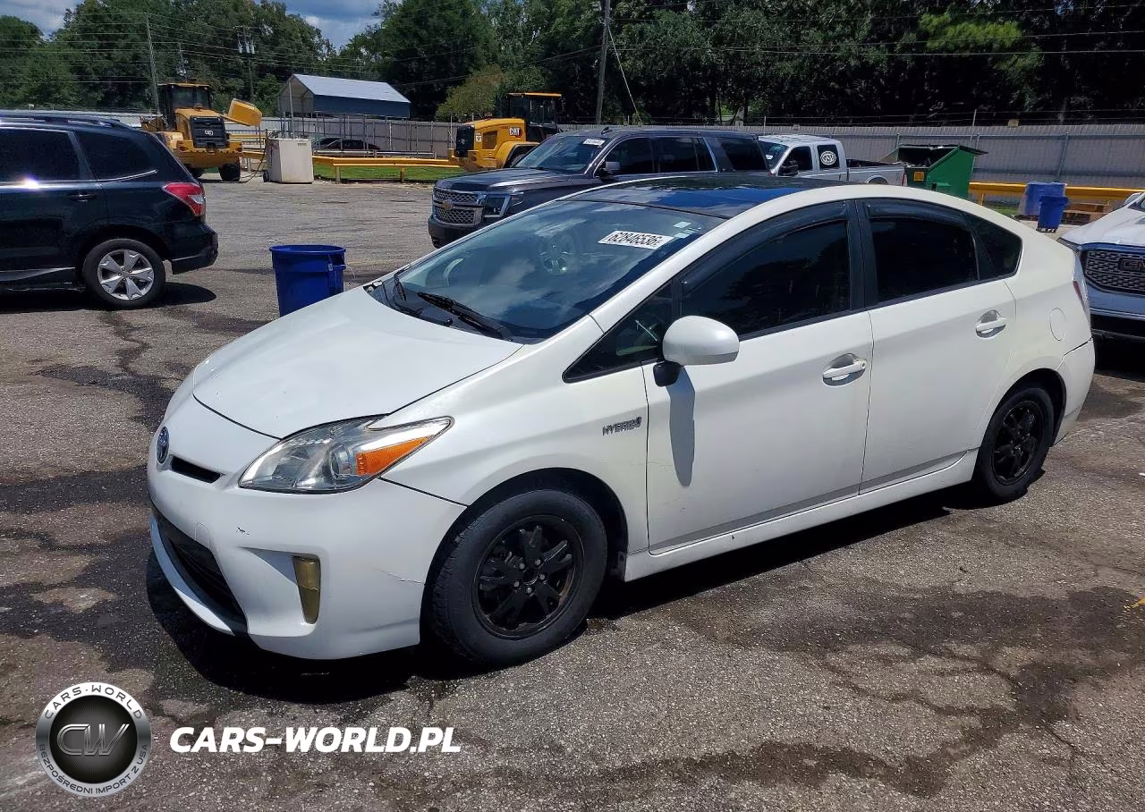 2014 Toyota Prius Three – zdjęcie 1 z 12