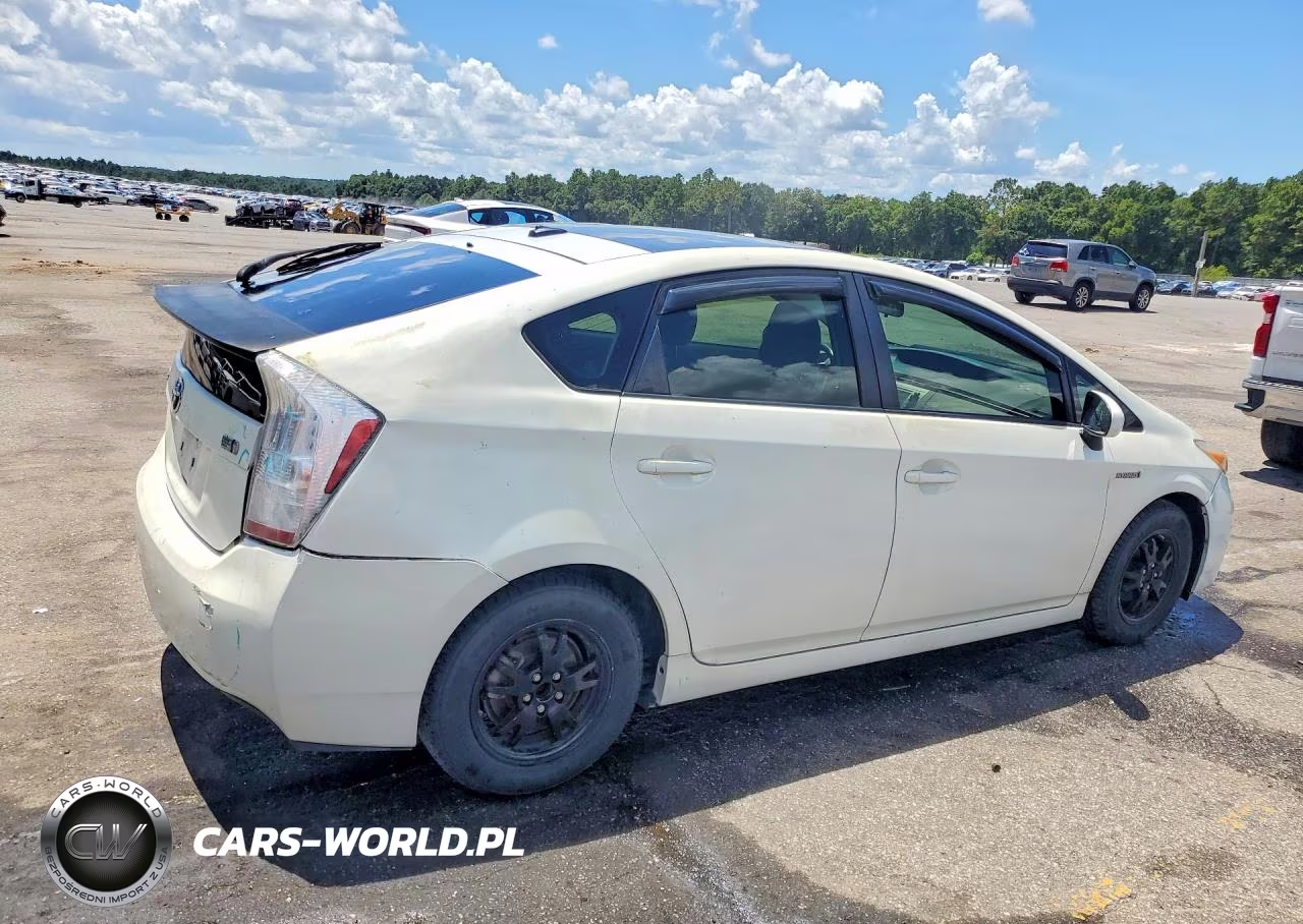 2014 Toyota Prius Three VIN:JTDKN3DU8E0378230 - 3