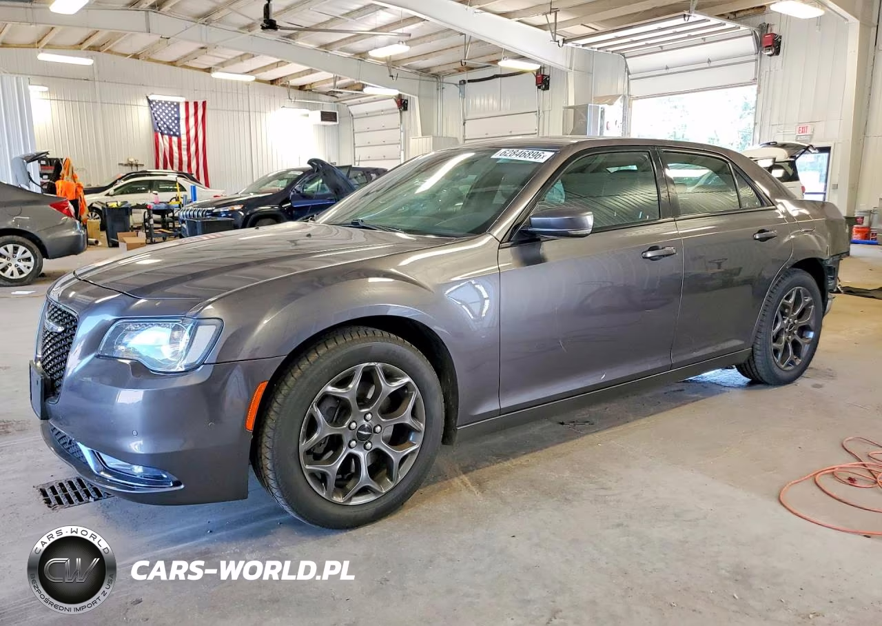 2018 Chrysler 300 S VIN:2C3CCAGG3JH300534 - 1