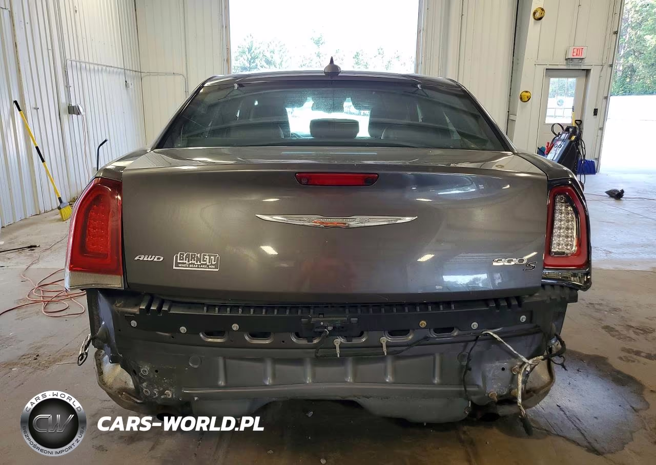 2018 Chrysler 300 S VIN:2C3CCAGG3JH300534 - 6