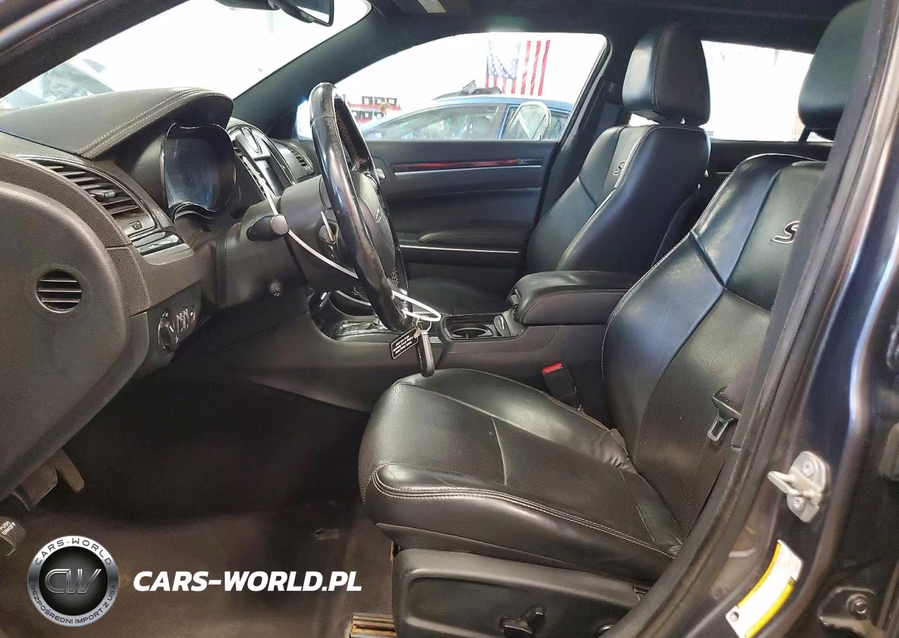 2018 Chrysler 300 S VIN:2C3CCAGG3JH300534 - 7