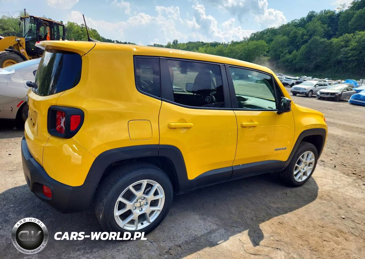 2023 Jeep Renegade Latitude VIN:ZACNJDB10PPP38933 - 3