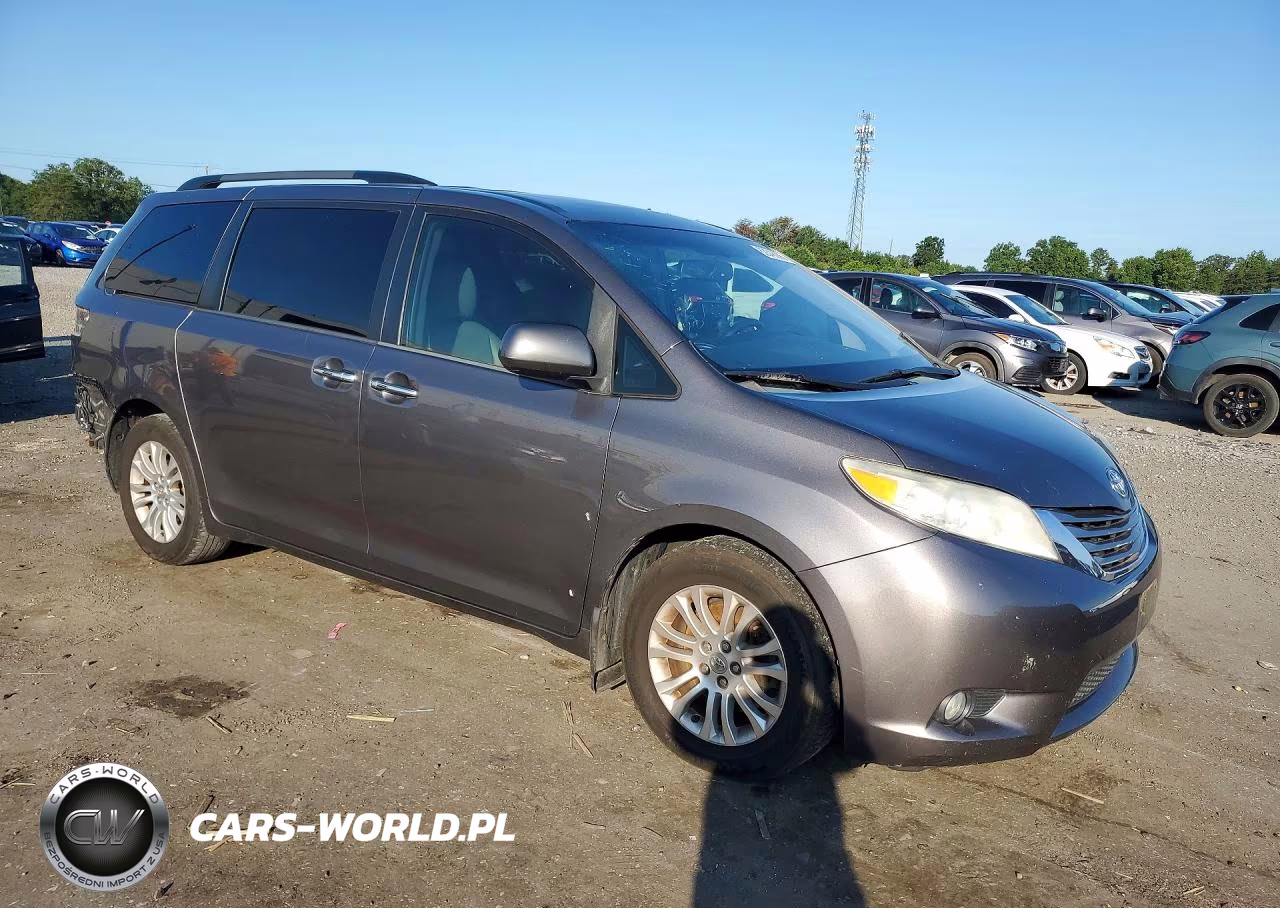 2015 Toyota Sienna Xle 8-Passenger VIN:5TDYK3DC4FS572181 - 4