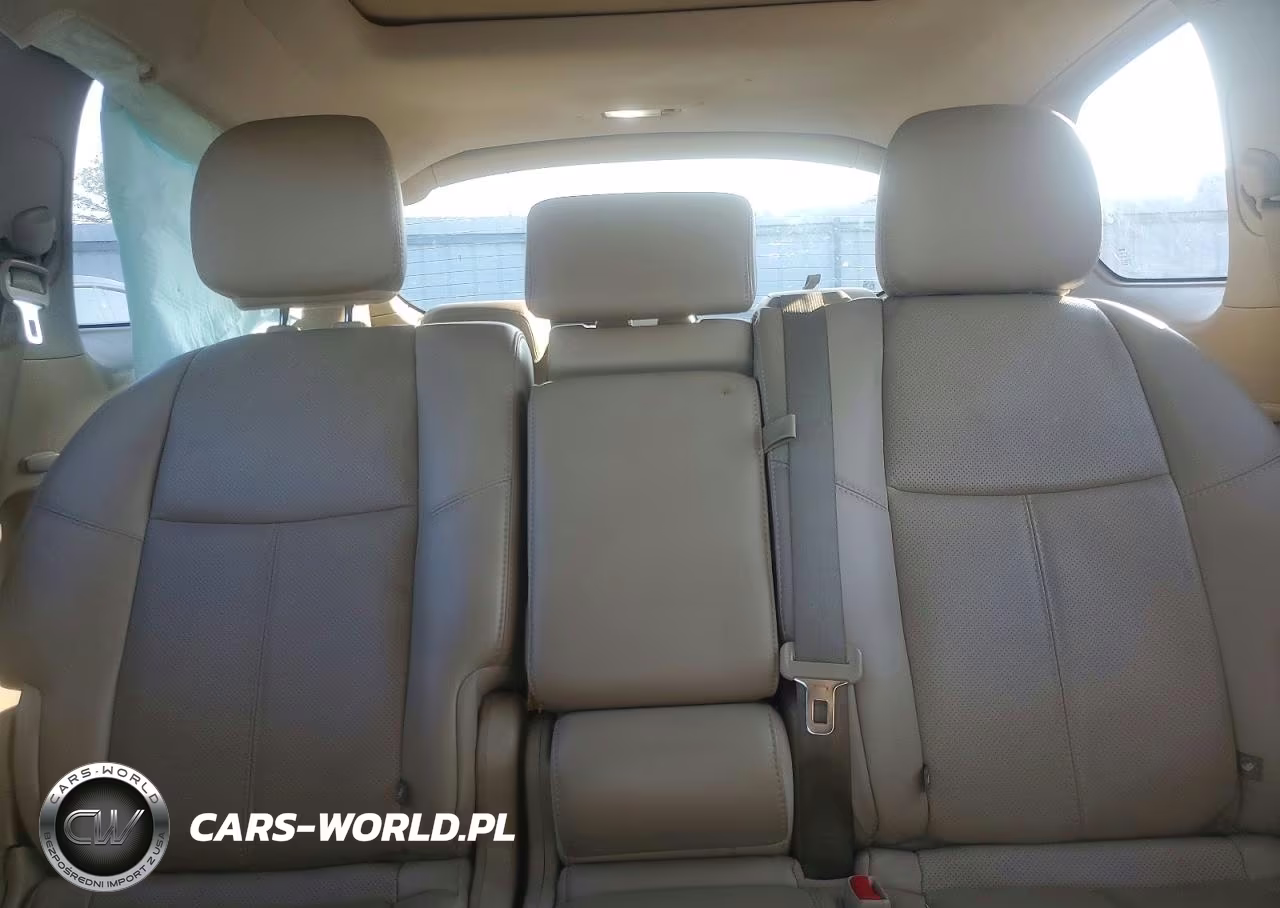 2015 Nissan Pathfinder Platinum VIN:5N1AR2MM1FC637324 - 10