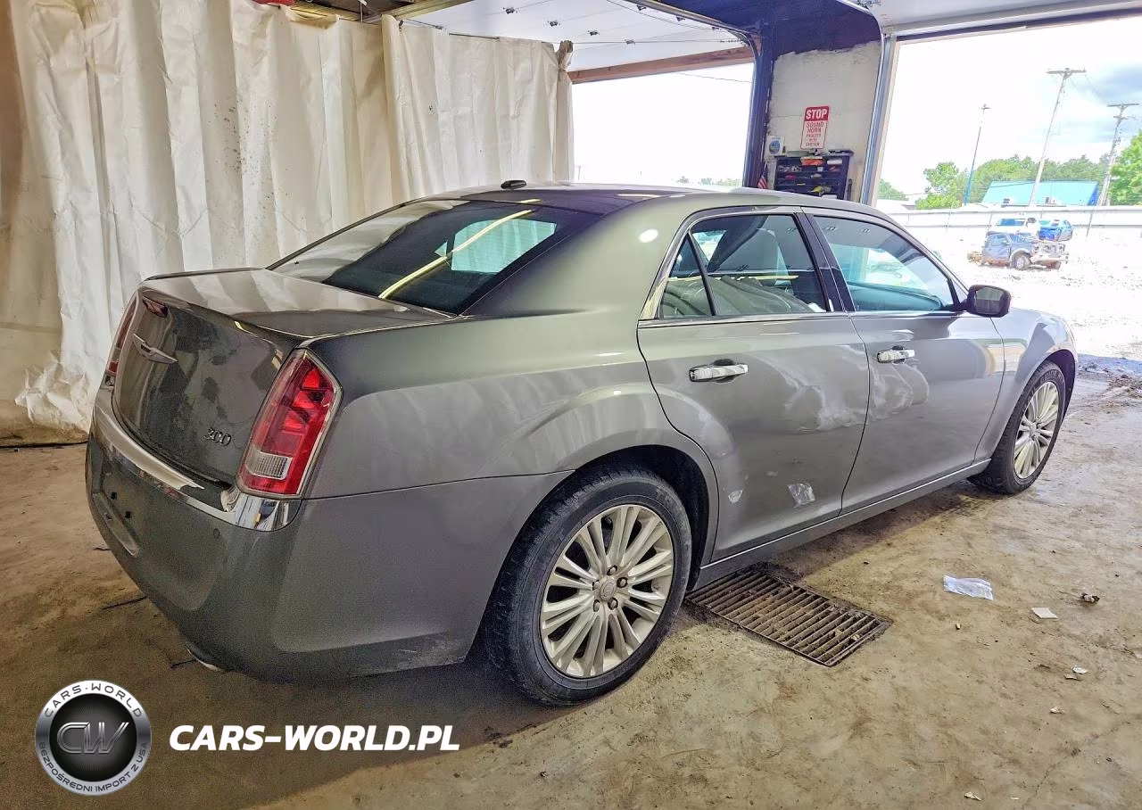 2012 Chrysler 300 Limited VIN:2C3CCAHG0CH314036 - 3
