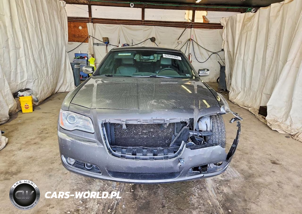 2012 Chrysler 300 Limited VIN:2C3CCAHG0CH314036 - 5