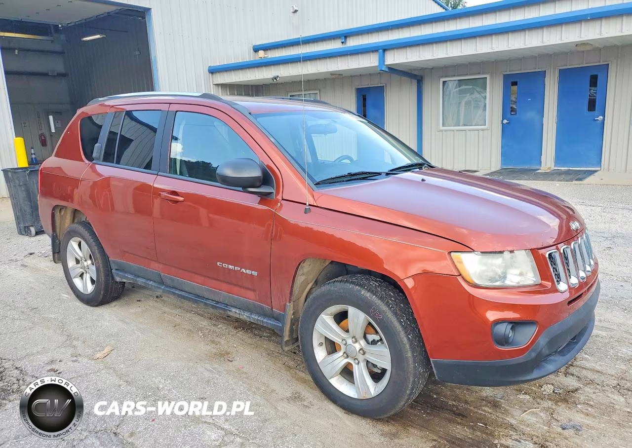 2012 Jeep Compass Latitude VIN:1C4NJDEB9CD675962 - 4